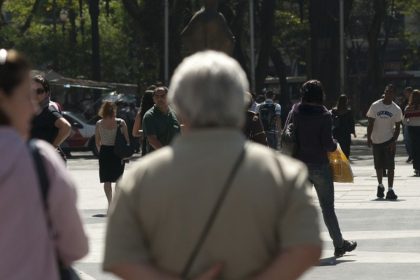 cerca-de-300-mil-idosos-brasileiros-tem-algum-grau-de-tea,-diz-estudo