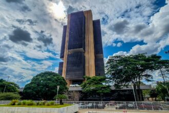 juros-pressionam-a-divida-mais-que-gastos-publicos,-dizem-economistas
