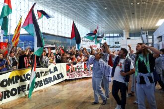 manifestantes-condenam-tratamento-policial-a-ativistas-da-flotilha