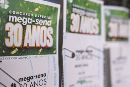 mega-30-anos-sorteia-premio-especial-de-r$-320-milhoes;-assista-aqui