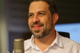 na-mesa-com-datena-recebe-o-ministro-guilherme-boulos-nesta-terca