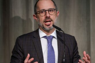 “nao-precisamos-eleger-um-pais-policia-do-mundo”,-diz-ministro-da-cgu