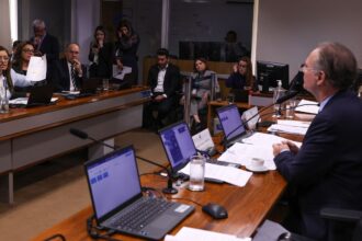 senadores-criticam-falta-de-dados-sobre-socorro-bilionario-ao-brb