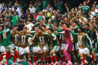 mexico-abre-copa-vencendo-africa-do-sul-em-duelo-com-tres-expulsoes