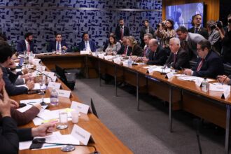 camara:-governo-retira-urgencia-do-fim-da-escala-6×1-e-destrava-pauta