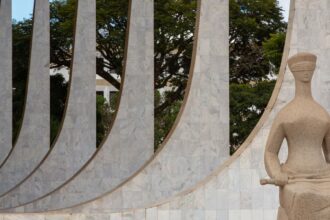 cnj-adia-para-agosto-analise-de-regras-sobre-aposentadoria-compulsoria