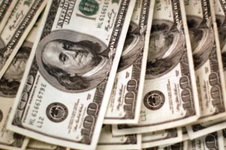 dolar-sobe-para-r$-5,18-e-atinge-maior-valor-desde-fim-de-marco