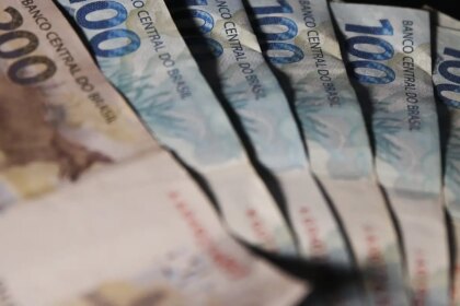 caixa-paga-bolsa-familia-a-beneficiarios-com-nis-de-final-7