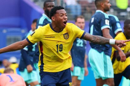 equador-vence-alemanha-de-virada-e-carimba-vaga-no-mata-mata-da-copa
