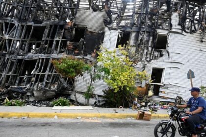 ministro-da-defesa-ira-a-caracas-para-reforcar-apoio-aos-venezuelanos