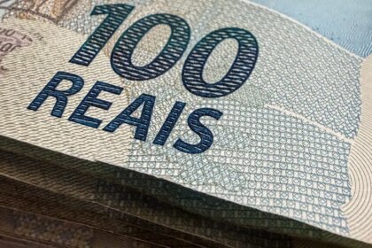 dolar-cai-para-r$-5,07,-menor-nivel-em-um-mes;-bolsa-fica-estavel