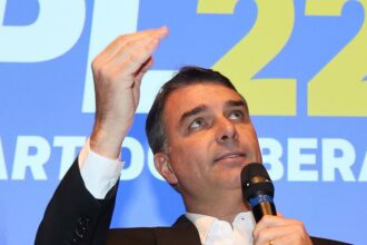 filho-mais-velho-de-bolsonaro,-flavio-disputa-a-presidencia-pelo-pl