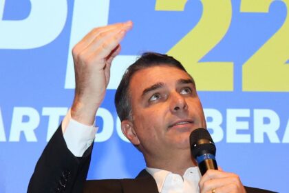filho-mais-velho-de-bolsonaro,-flavio-disputa-a-presidencia-pelo-pl