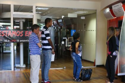 bancarios-fazem-paralisacao-nacional-de-24-horas-nesta-quinta-feira