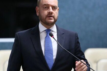 rio-exonera-6,1-mil-comissionados-e-preve-economia-de-r$-221-milhoes