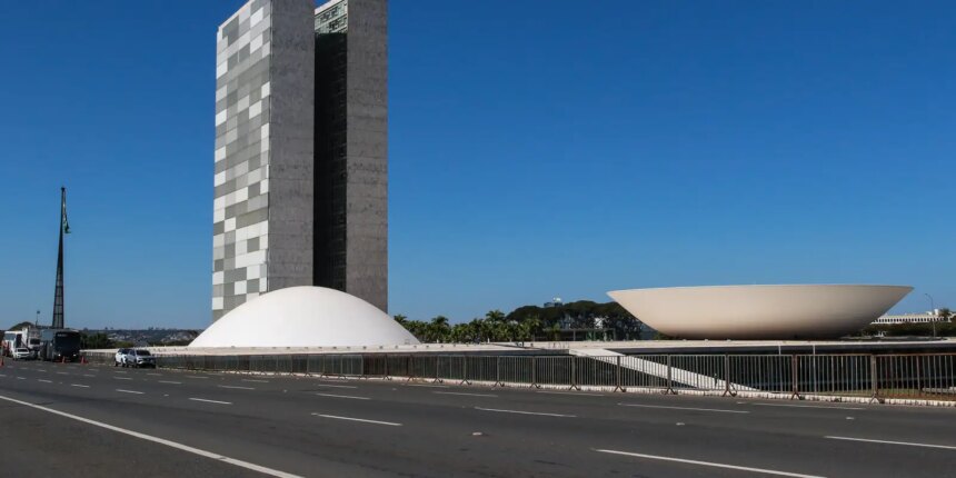 votacao-da-mp-que-zera-“taxa-das-blusinhas”-e-adiada-para-terca