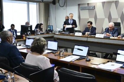 ccj-do-senado-aprova-pec-que-acaba-com-jornada-6×1