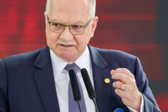 fachin-da-5-dias-para-mendonca-e-gonet-responderem-acusacao-de-moraes