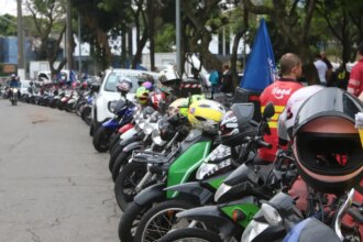 apenas-1-em-cada-5-motociclistas-de-app-tem-cobertura-previdenciaria