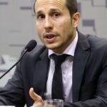 “verdade-prevalecera”,-diz-numero-2-da-pf-apos-afastamento-de-andrei