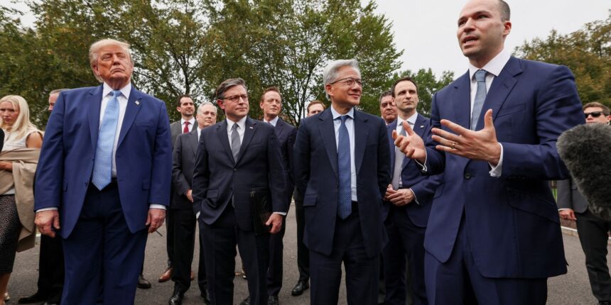 trump-anuncia-autorregulacao-da-ia-por-big-tech-em-meio-a-temor-social
