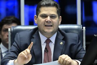 alcolumbre-anuncia-sessoes-para-discutir-e-votar-fim-da-escala-6×1
