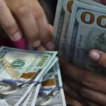 dolar-fecha-abaixo-de-r$-5-pela-primeira-vez-desde-maio