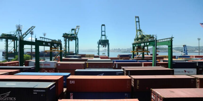 balanca-comercial-tem-superavit-de-us$-7,74-bilhoes-em-setembro
