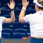 dupla-de-stefani-bate-campeas-olimpicas-e-avanca-a-semi-em-pequim